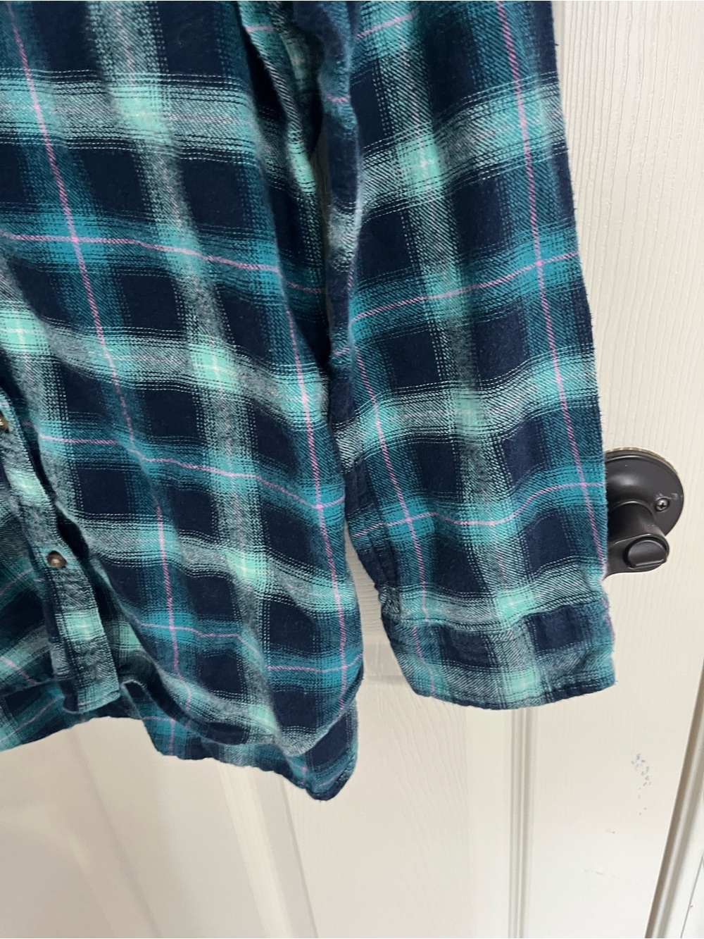 Hollister Teal & Navy Plaid Long-Sleeve Button-Down Shirt - Picture 4 of 7